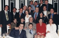 Carla Estrada con sus compañeros productores